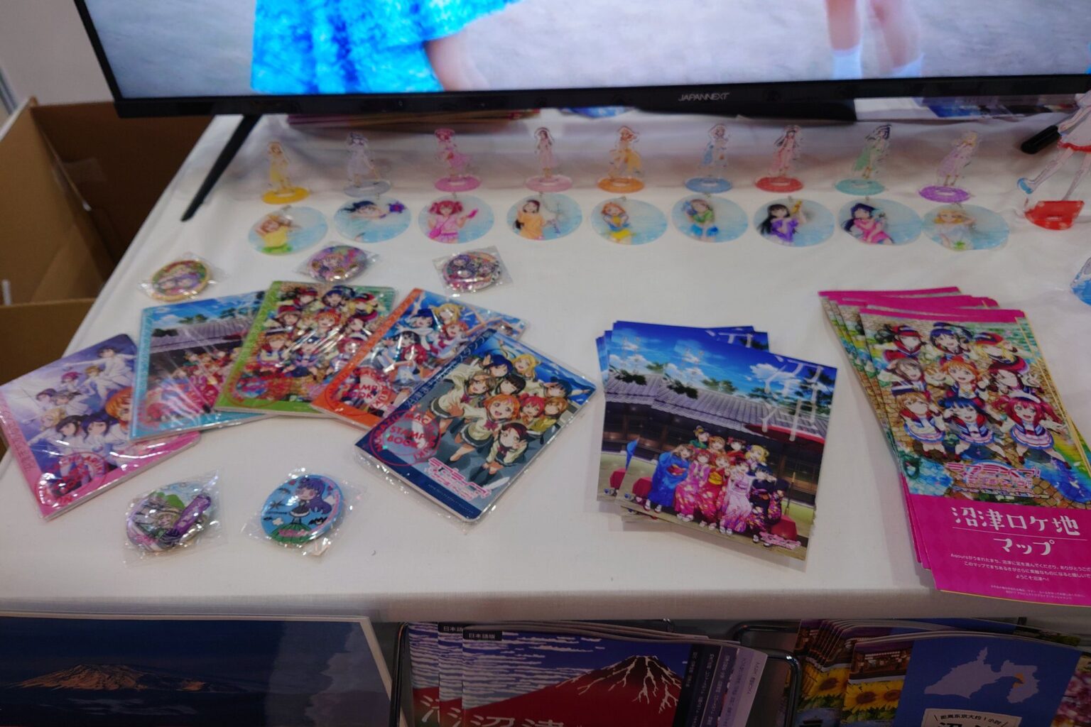 万博ラブライブ】万博 米女メイ 缶バッジ バラ売り可 Liella スーパー